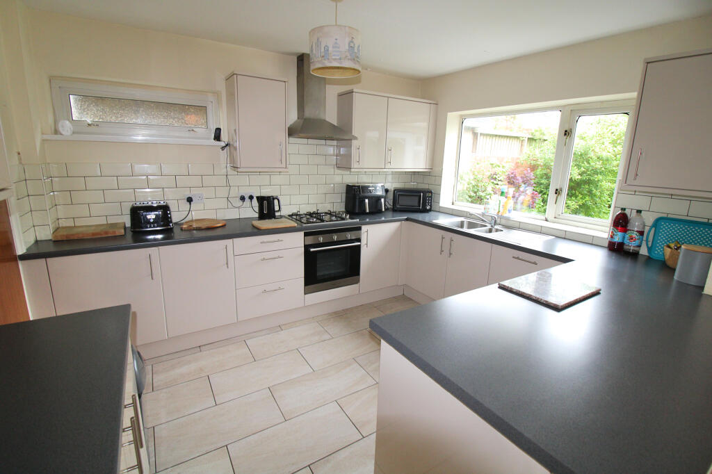 Additional property image - CARLTON PLACE, PORTHCAWL, CF36 3ET