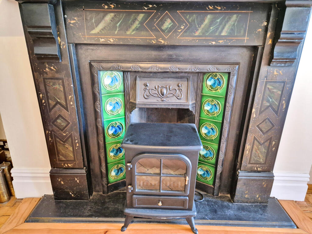 Additional property image - BLUNDELL AVENUE, PORTHCAWL, CF36 3YY