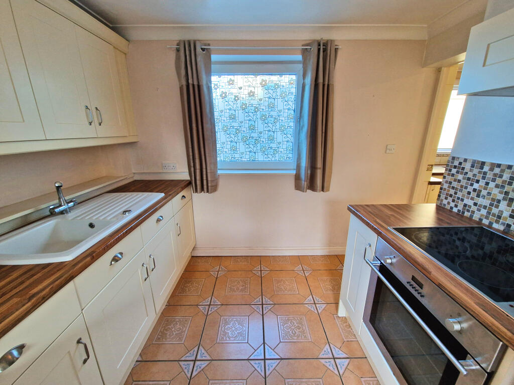 Additional property image - BLUNDELL AVENUE, PORTHCAWL, CF36 3YY