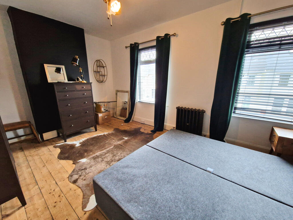 Additional property image - SUFFOLK PLACE, PORTHCAWL, CF36 3EB