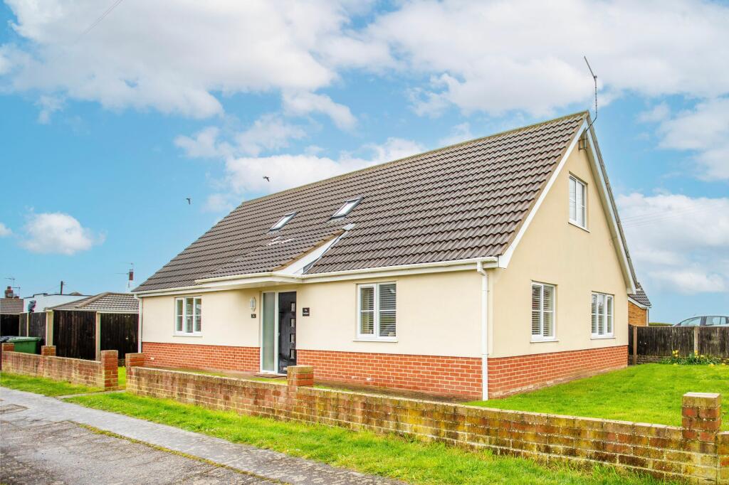 4 bedroom detached house for sale in California Avenue, Scratby, NR29