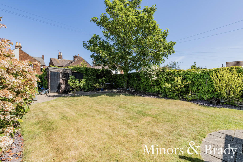 4 bedroom detached house for sale in Avondale Road, Gorleston, NR31