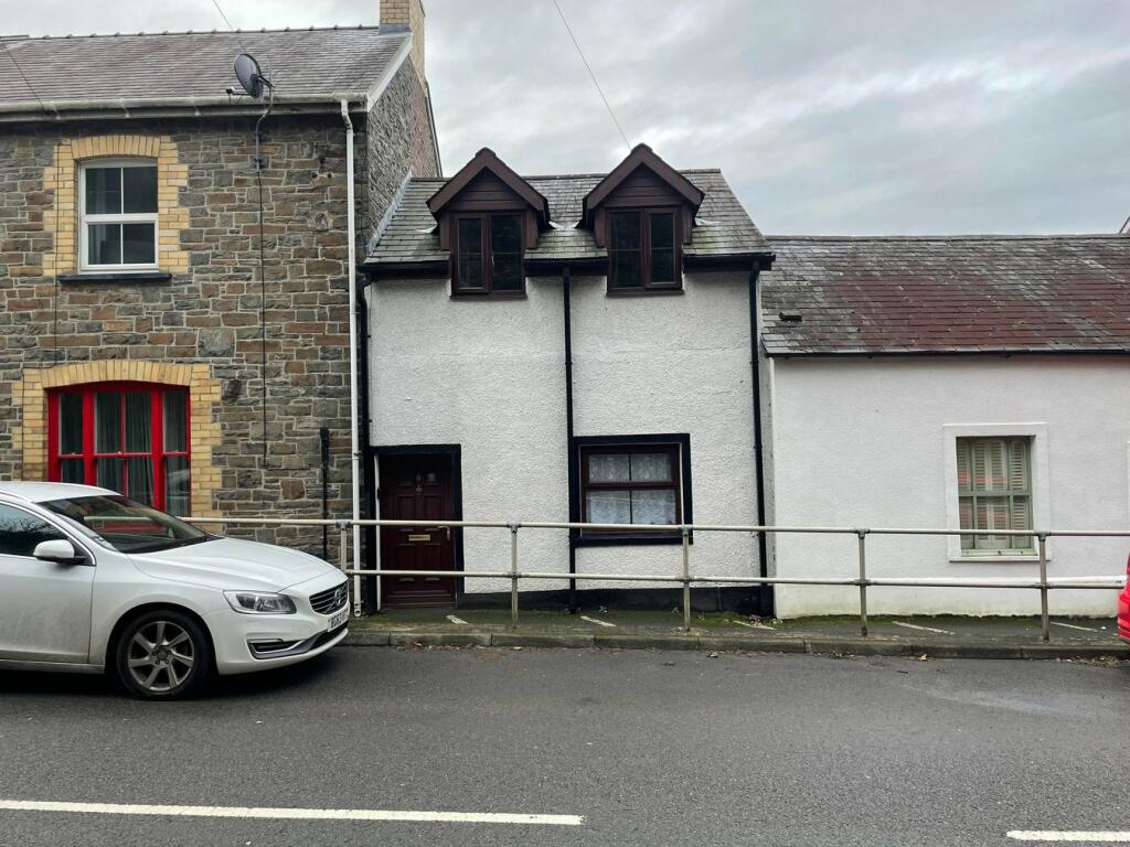 2 bedroom terraced house for sale in Quebec Road, Llanbadarn Fawr