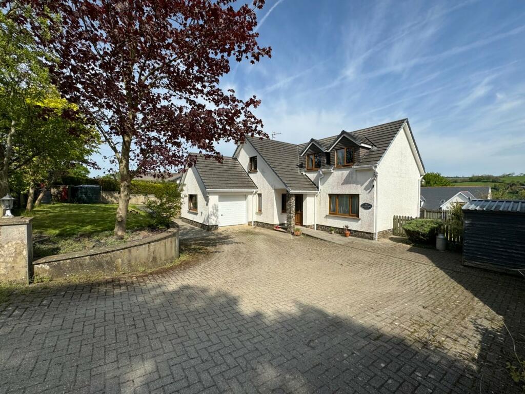 4 bedroom detached house for sale in Newcastle Emlyn, SA38