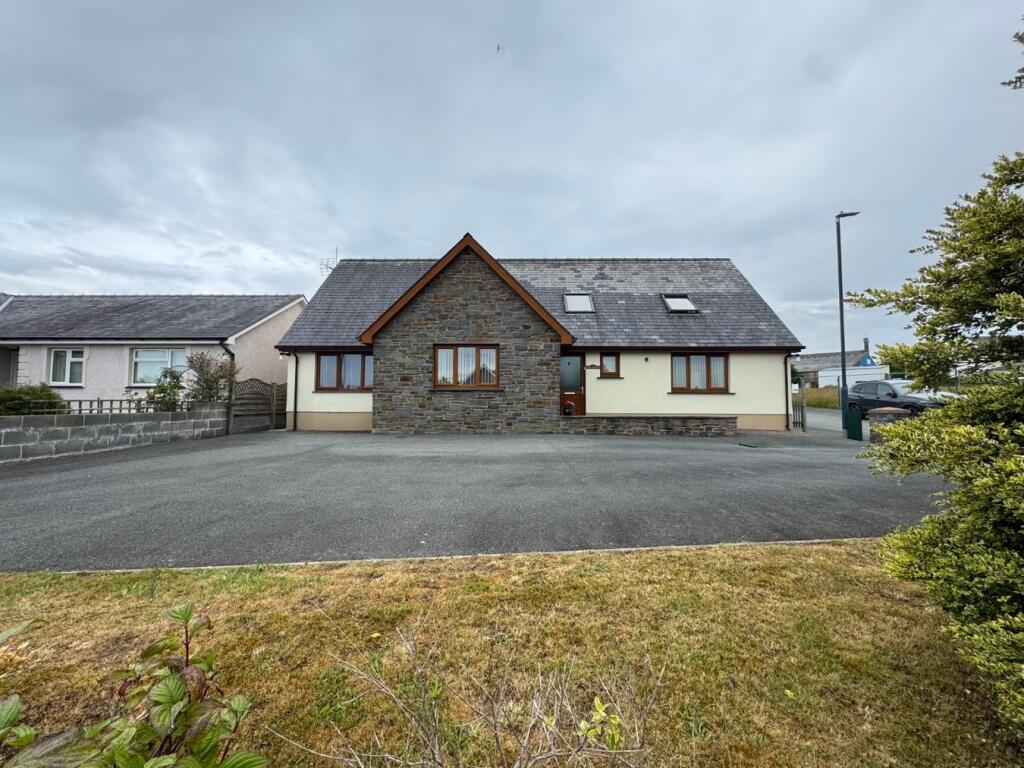 Main image of property: 1 Maes Yr Halen , Cross Inn , Near New Quay, SA44