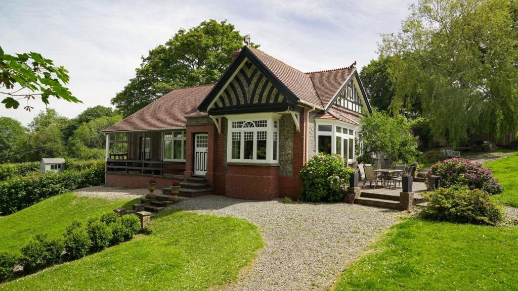 Main image of property: Ffordd Y Goitre , Aberaeron, SA46