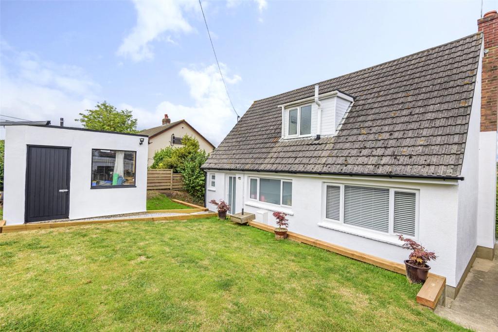 3 bedroom detached house for sale in Stratton, Bude, EX23