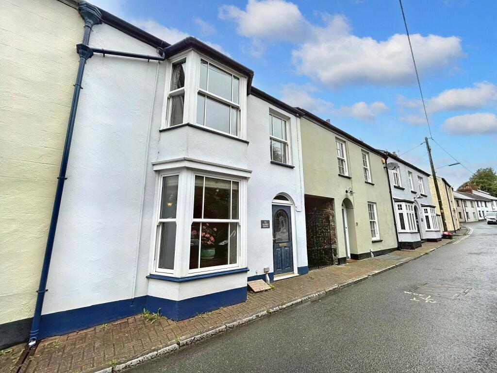 4 bedroom terraced house for sale in Stratton, Bude, EX23