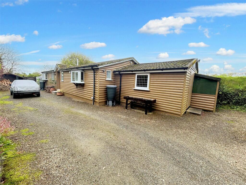2 bedroom bungalow for sale in Camelford, Cornwall, PL32
