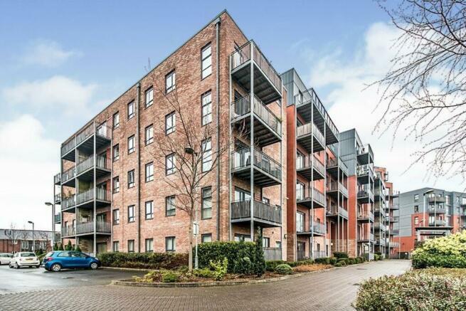 2 bedroom flat for rent in The Waterfront, Manchester, M11