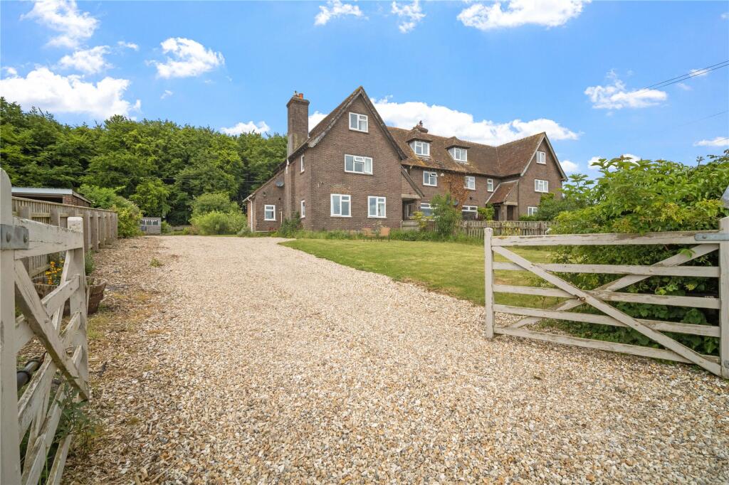 3 bedroom end of terrace house for sale in Milborne St Andrew