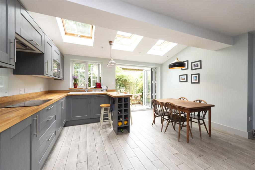 3 bedroom end of terrace house for sale in Puddletown, Dorset, DT2