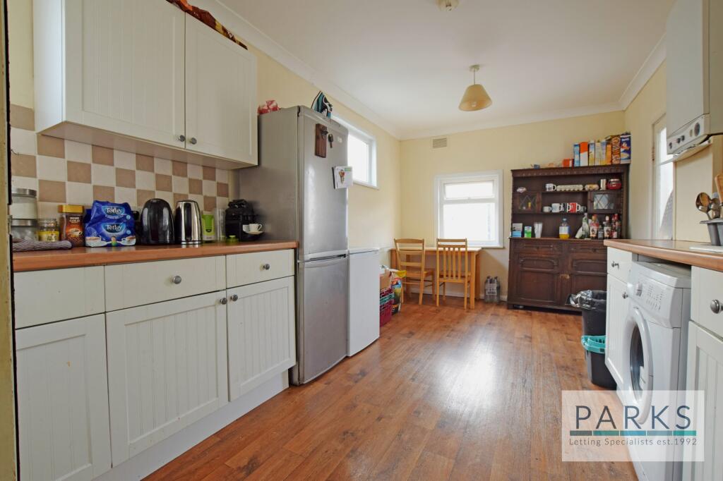 5 bedroom terraced house for rent in Brading Road, Brighton, East Sussex, BN2