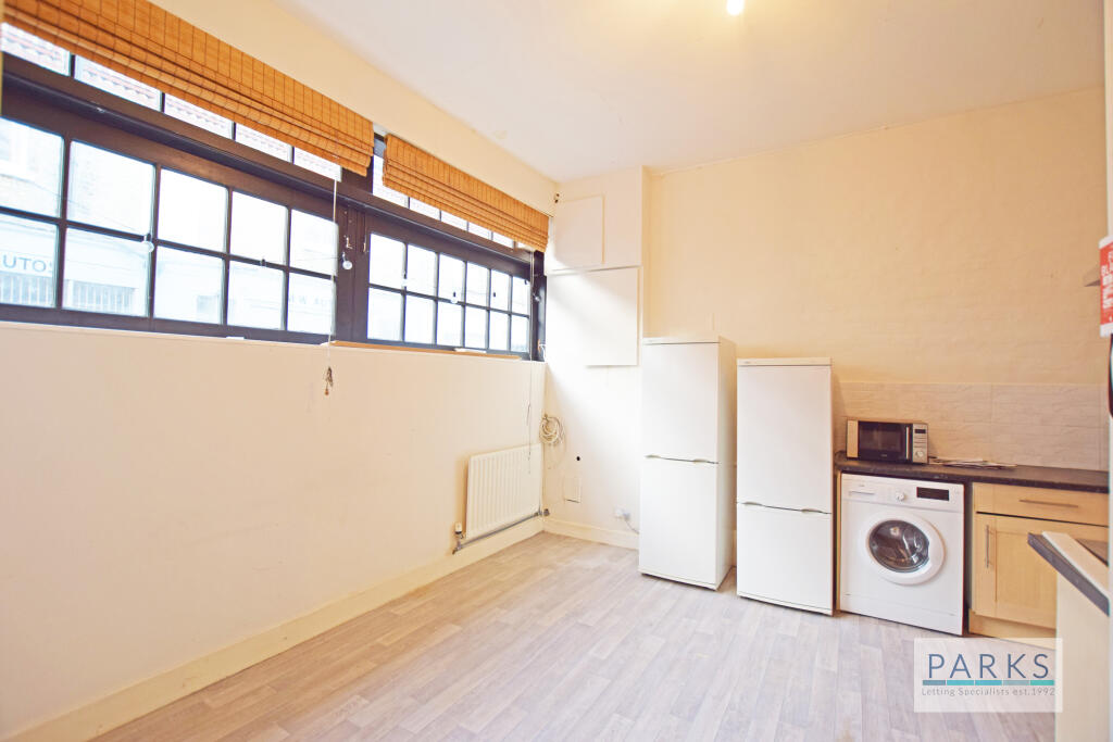Additional property image - Cambridge Grove, Hove, East Sussex, BN3