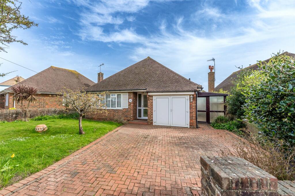 2 bedroom bungalow for sale in Moat Way, Goring-by-Sea, Worthing, West Sussex, BN12