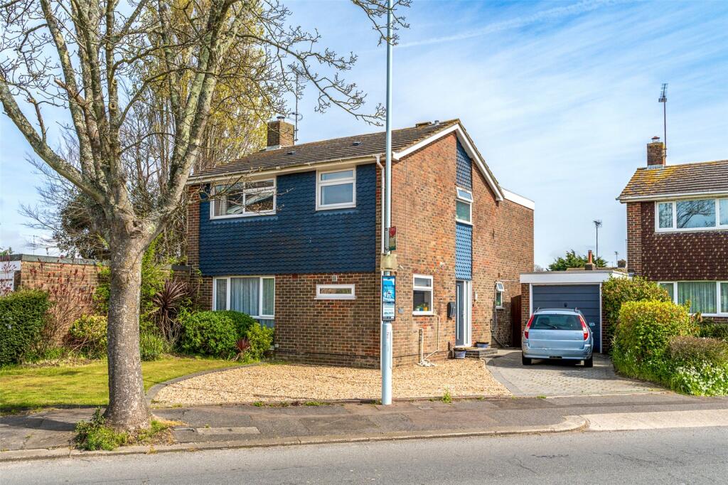 4 bedroom detached house for sale in Boxgrove, Goring-by-Sea, Worthing, West Sussex, BN12