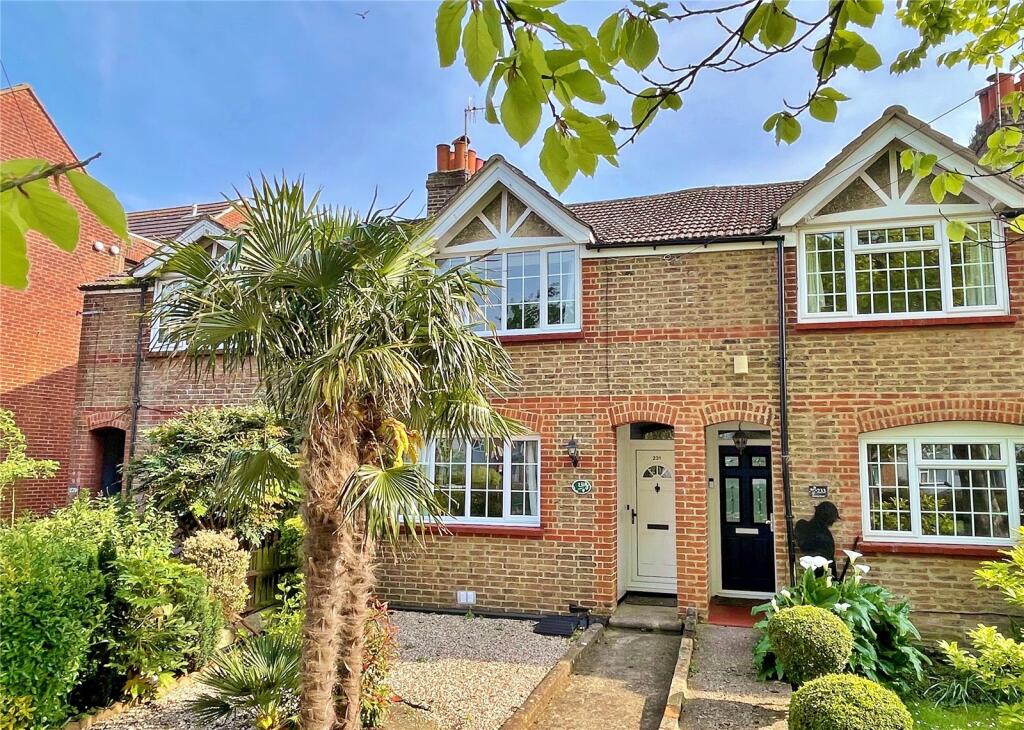 2 bedroom terraced house for sale in Goring Road, GoringbySea