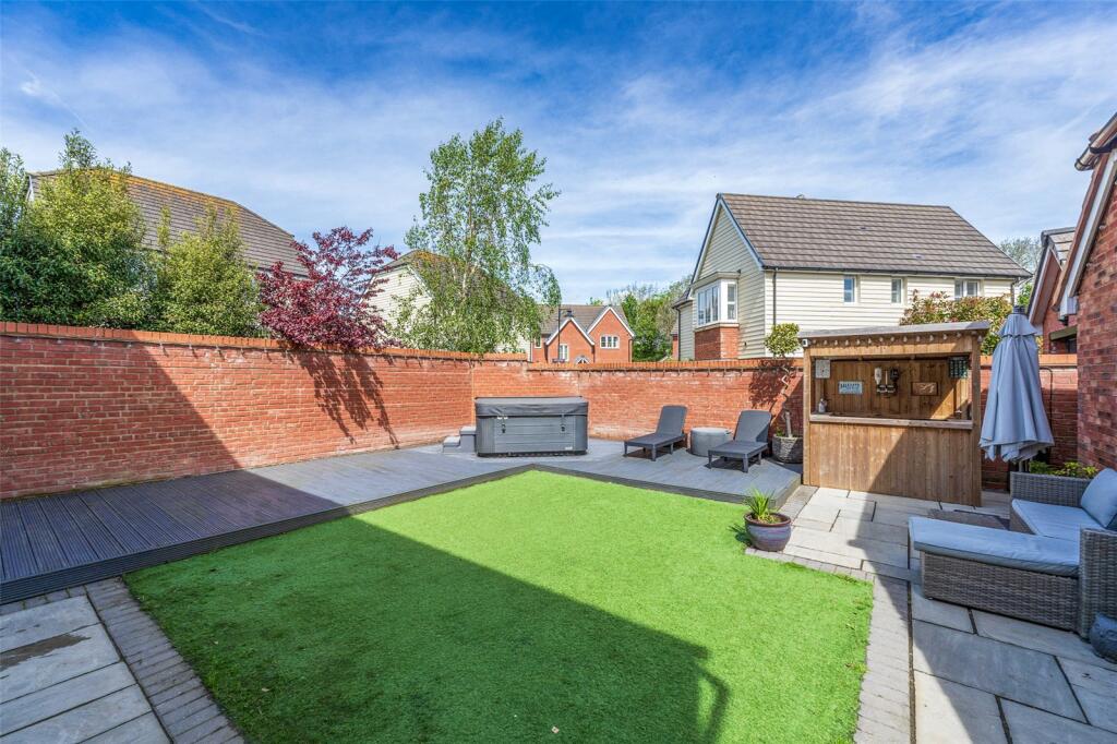 Additional property image - Skylark Rise, Goring-by-Sea, Worthing, West Sussex, BN12