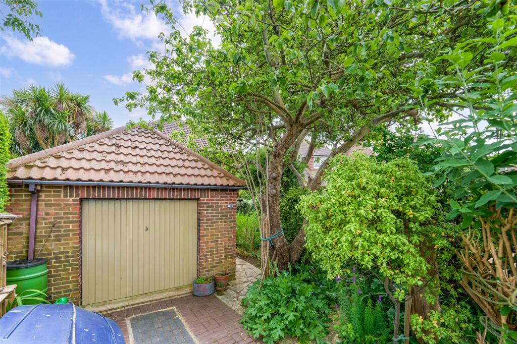 Additional property image - Courtlands Close, Goring-by-Sea, Worthing, West Sussex, BN12