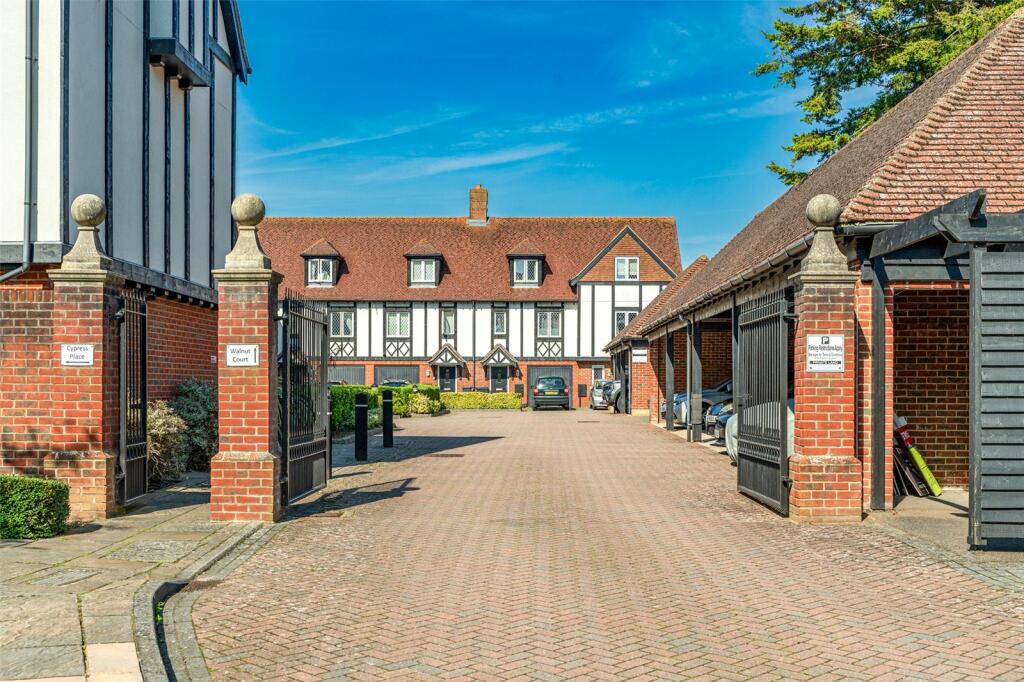 4 bedroom semidetached house for sale in Offington Lane, Worthing