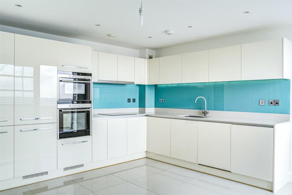Additional property image - Vista Mare East, 42 West Parade, West Worthing, West Sussex, BN11