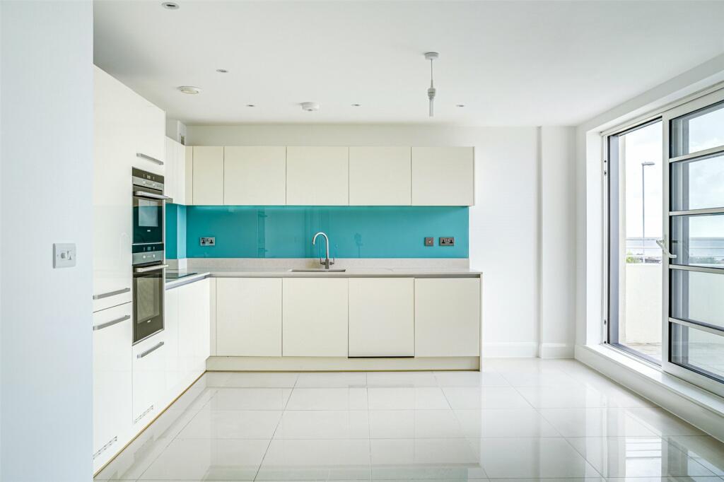 Additional property image - Vista Mare East, 42 West Parade, West Worthing, West Sussex, BN11