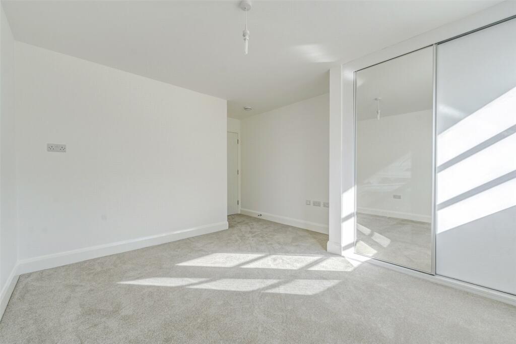 Additional property image - Vista Mare East, 42 West Parade, West Worthing, West Sussex, BN11