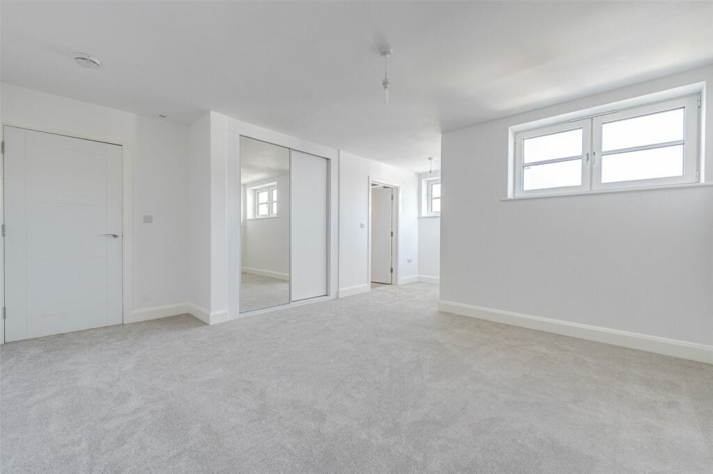 Additional property image - Vista Mare East, 42 West Parade, West Worthing, West Sussex, BN11