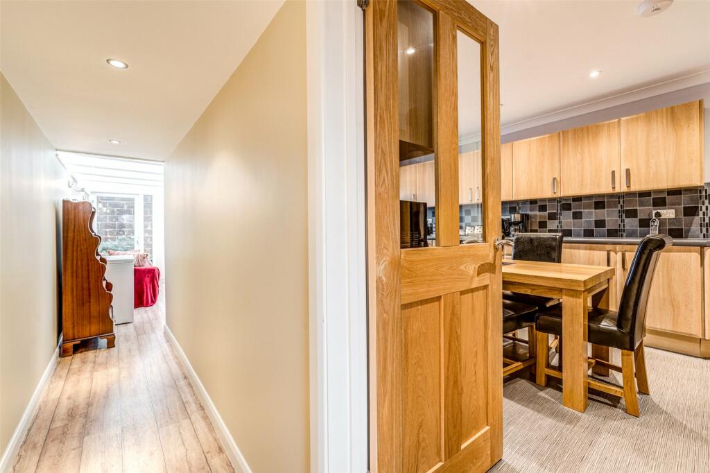 Additional property image - Sea Place, Goring-by-Sea, Worthing, West Sussex, BN12
