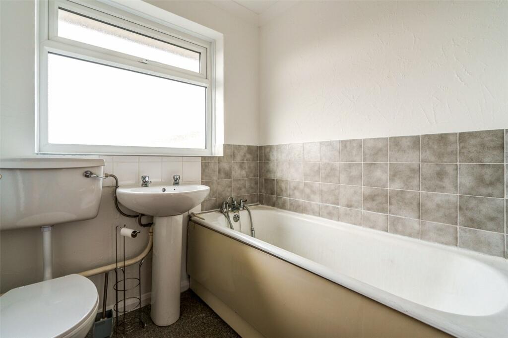 Additional property image - Kipling Avenue, Goring-by-Sea, Worthing, West Sussex, BN12