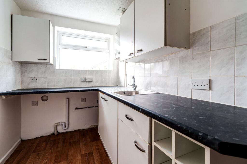 Additional property image - Kipling Avenue, Goring-by-Sea, Worthing, West Sussex, BN12