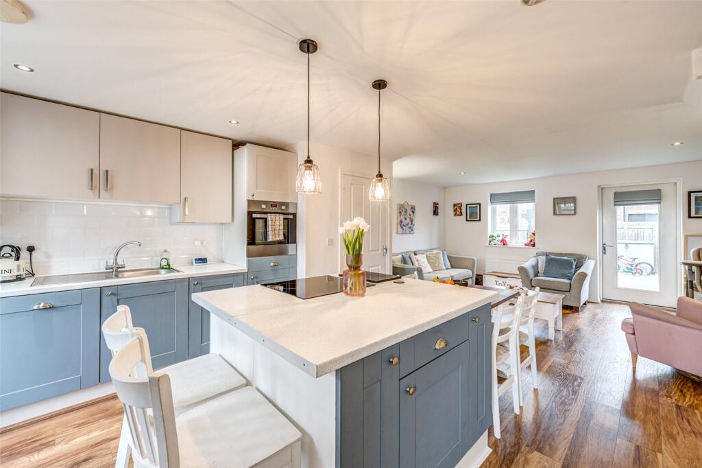 Additional property image - Oaksheath Gardens, Worthing, West Sussex, BN13