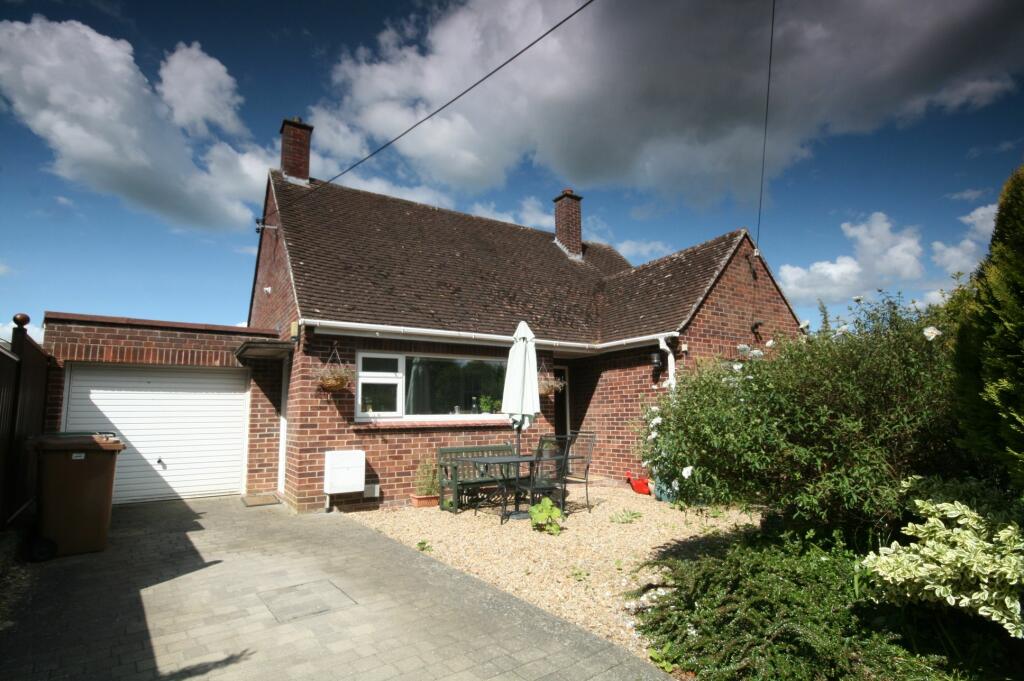 2 bedroom detached bungalow for sale in Windmill Lane, Wheatley, OX33