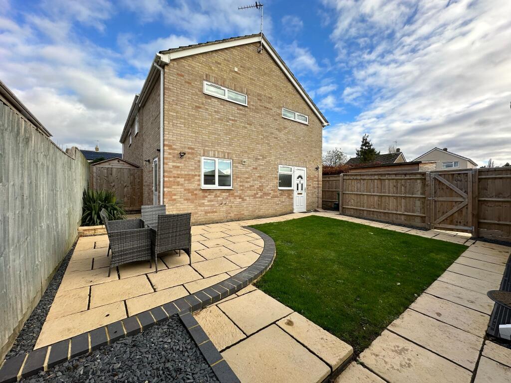 Main image of property: a Poplar Close, Garsington, OX44