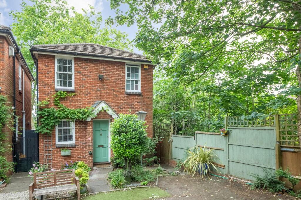Main image of property: South Norwood Hill, London, SE25