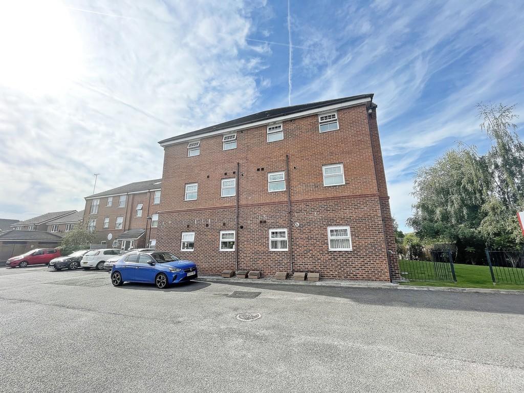 2 bedroom apartment for sale in Poppyfields, Warrington, WA5