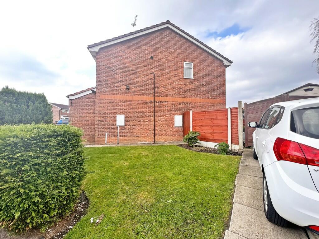 3 bedroom semidetached house for sale in Livingstone Close, Old Hall