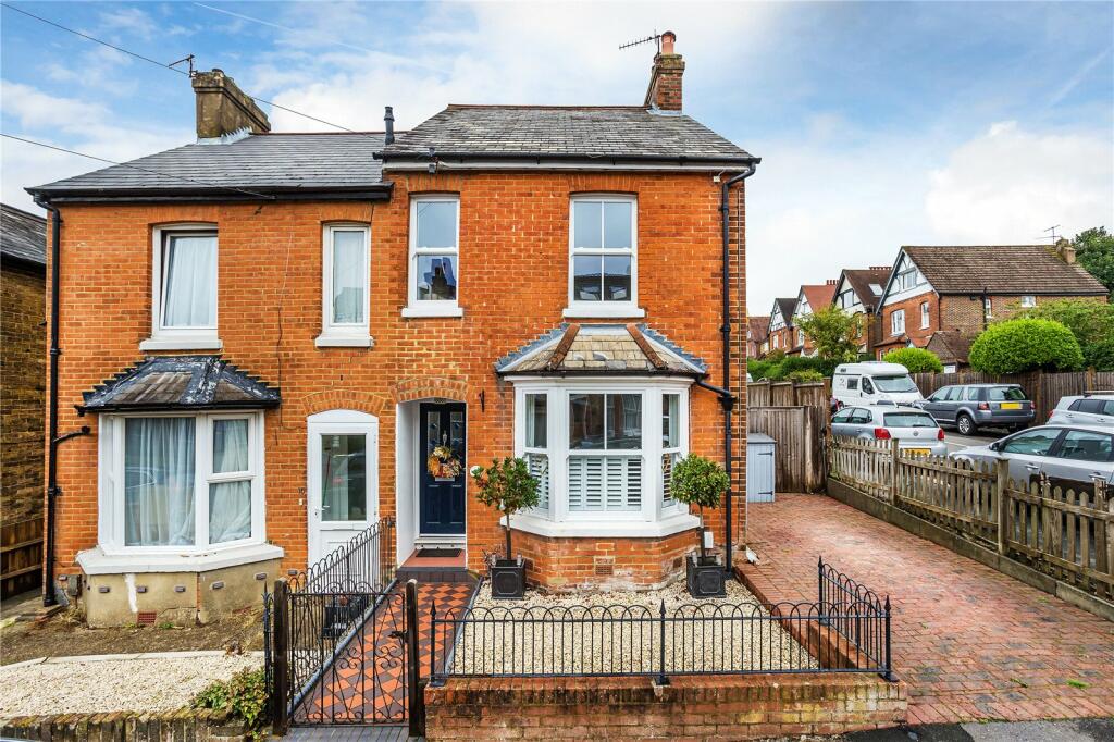 4 bedroom semidetached house for sale in Cornfield Road, Reigate