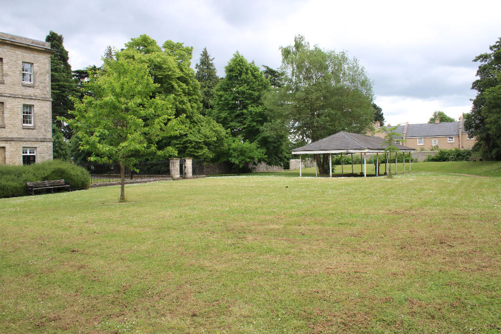 3 bedroom apartment for rent in St. Andrews Park, Tarragon Road