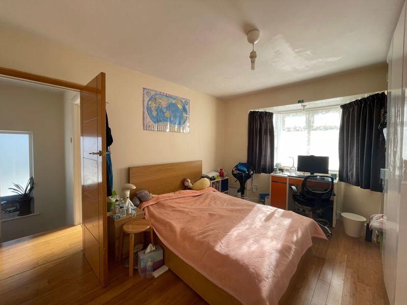 4 bedroom semidetached house for sale in Ellesmere Avenue, Mill Hill, NW7