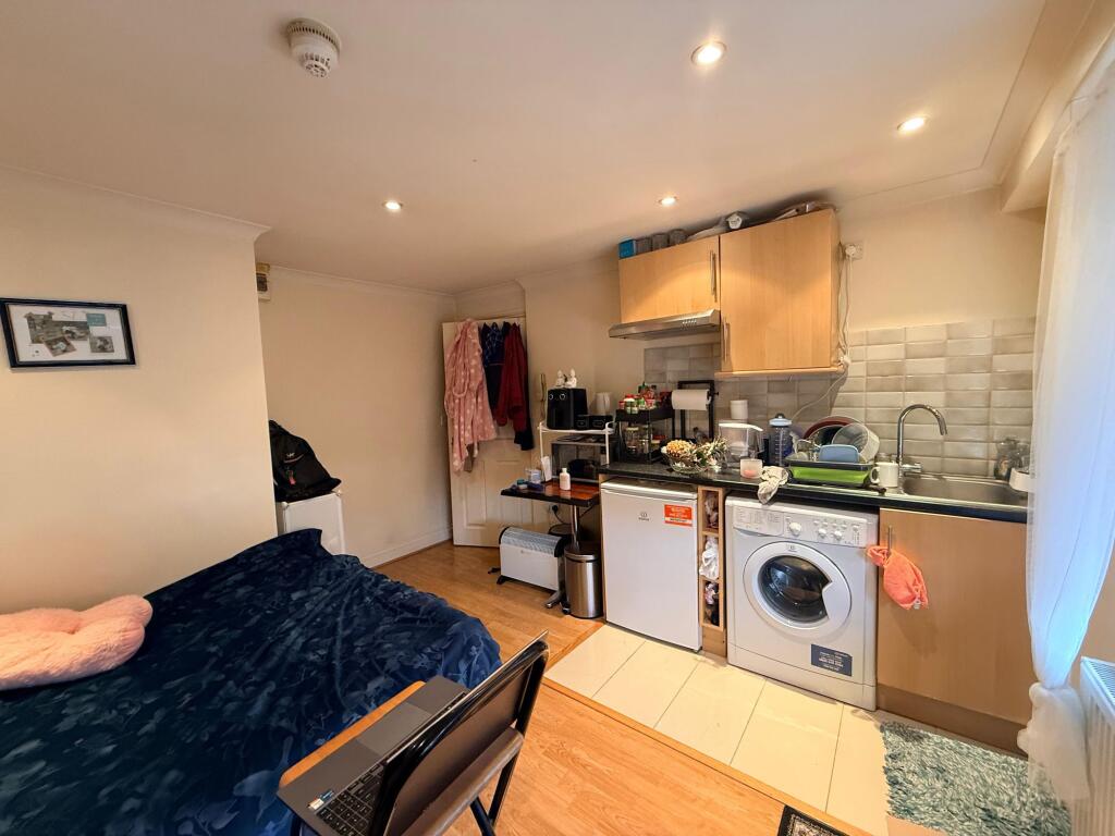 Main image of property: Garthland Drive, Barnet, EN5