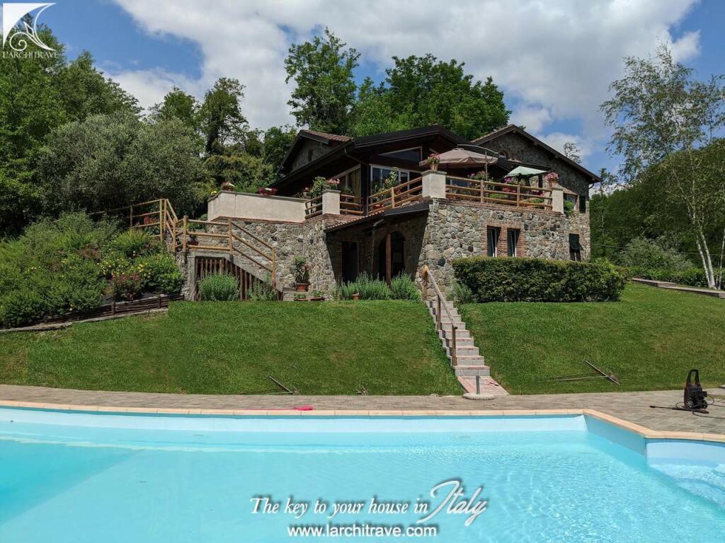 10 bedroom Villa for sale in Tuscany, Lunigiana...