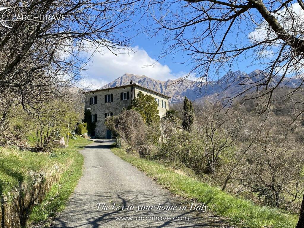 Villa for sale in Tuscany, Lunigiana...