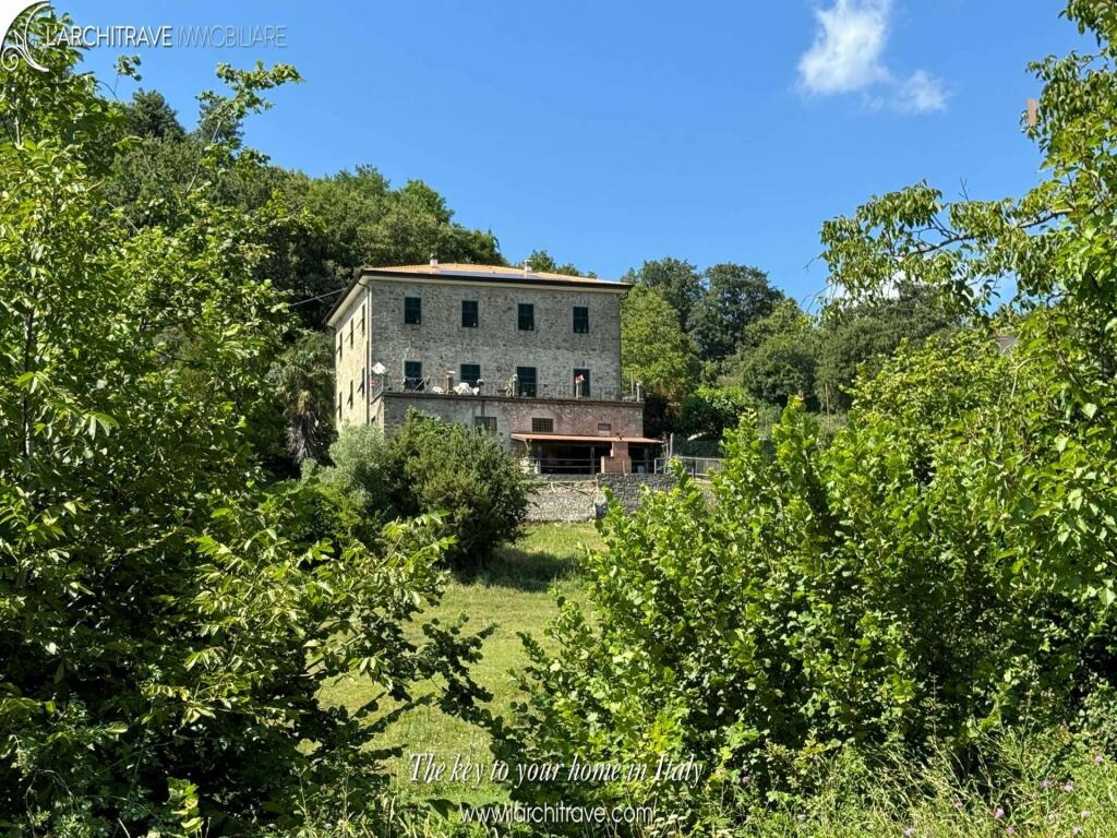 Villa for sale in Tuscany, Lunigiana...