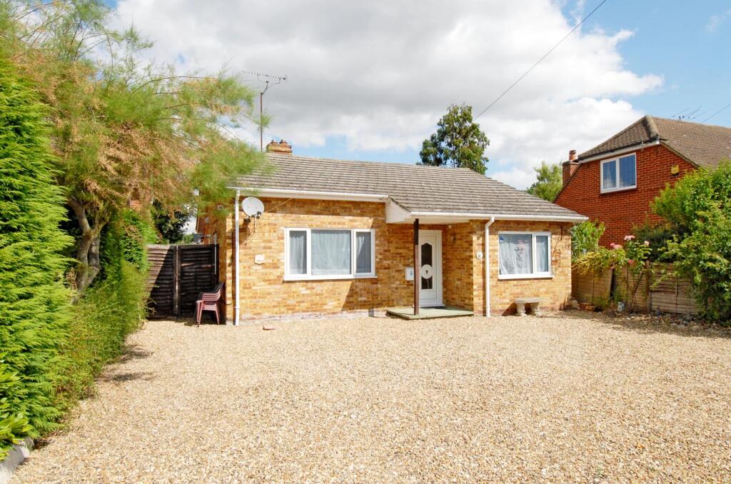 3 bedroom bungalow for sale in Rowan Drive, Crowthorne, RG45