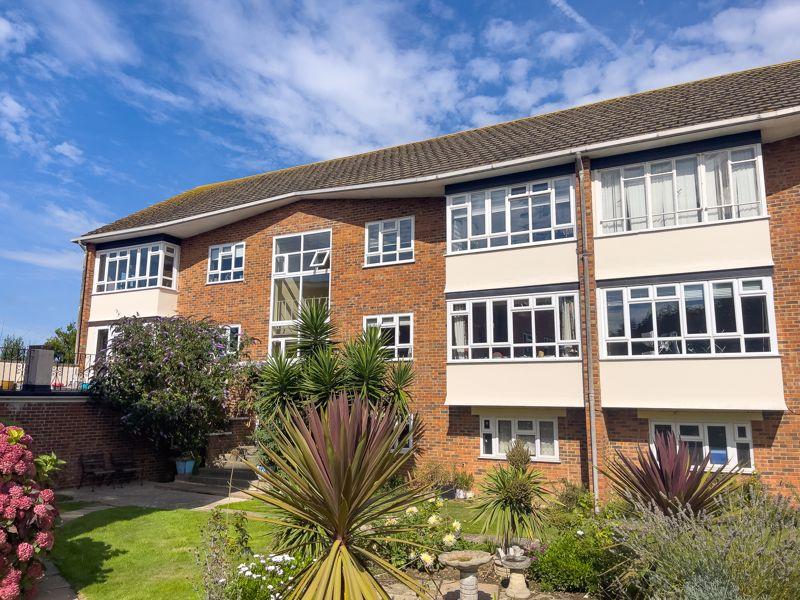 3 bedroom flat for sale in Felpham Village, West Sussex, PO22