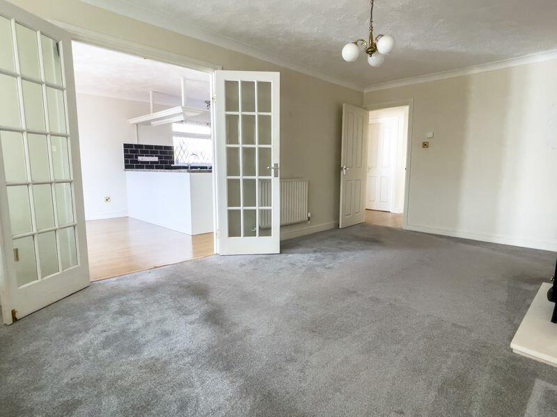 3 bedroom detached bungalow for sale in MiddletononSea, West Sussex, PO22