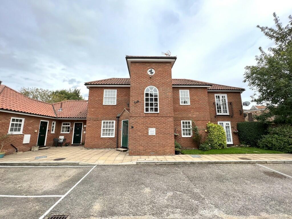 2 bedroom flat for sale in KING'S LYNN Town Centre Apartment for Over