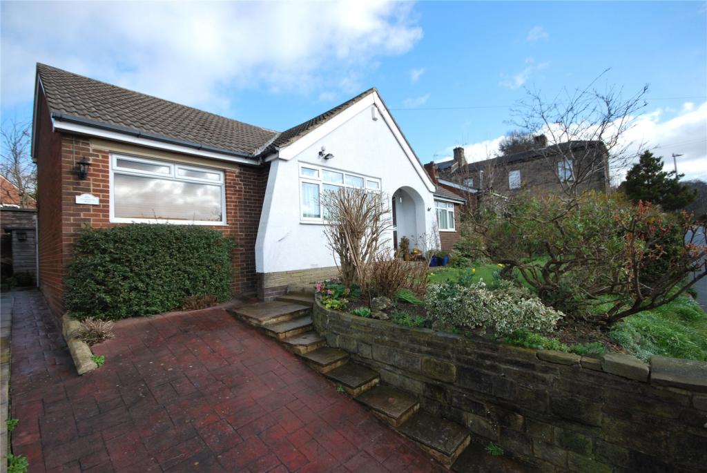 3 bedroom bungalow for sale in Stocks Bank Road, Mirfield, West