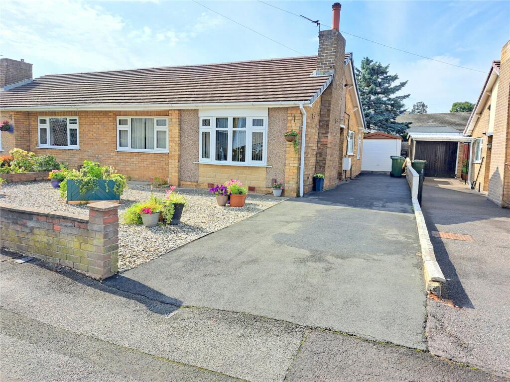2 bedroom bungalow for sale in Water Royd Avenue, Mirfield, West